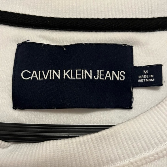 Women’s Calvin Klein Jeans Crew Neck - Picture 3 of 3